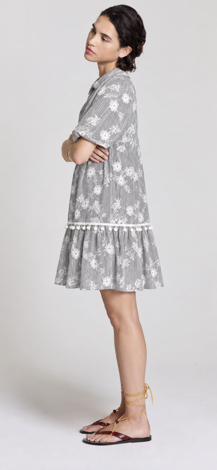 Robe fleur coton noir et blanc pour l'été